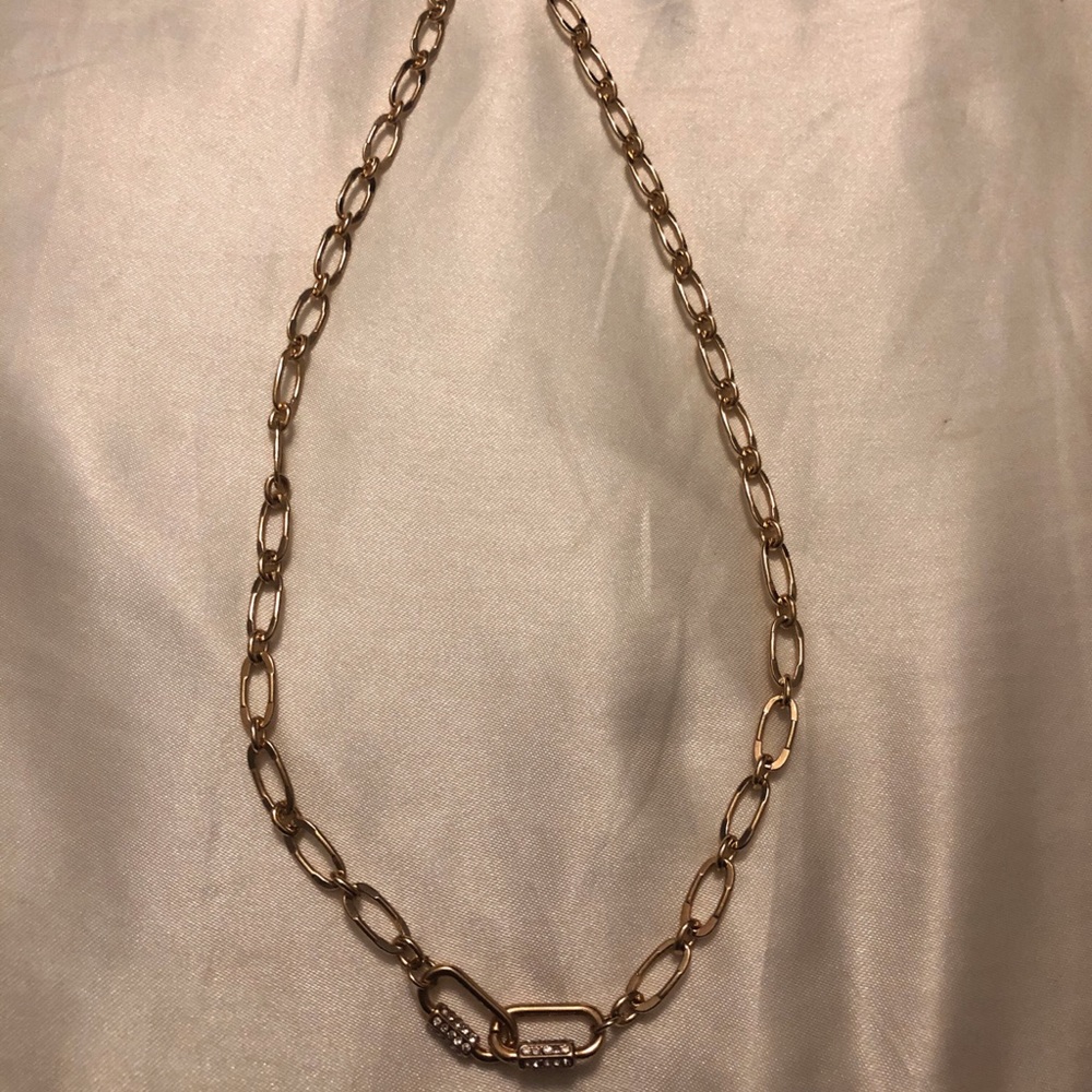 CHAIN NECKLACE